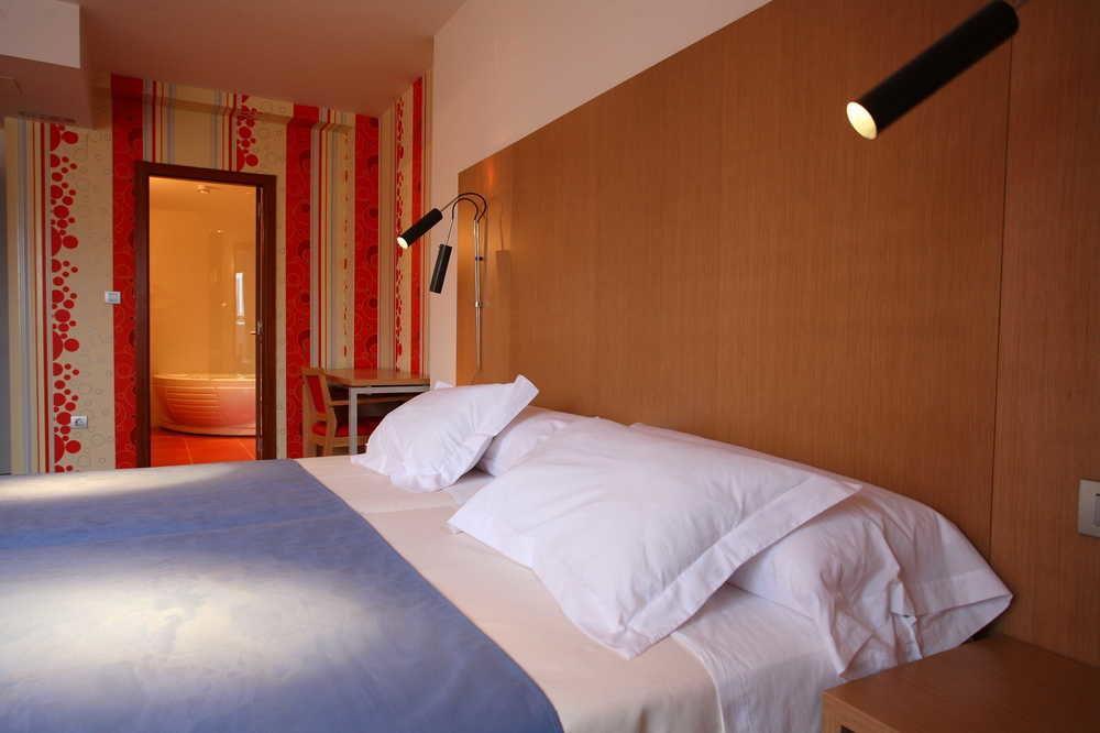 Hotel Ril Burela Екстер'єр фото